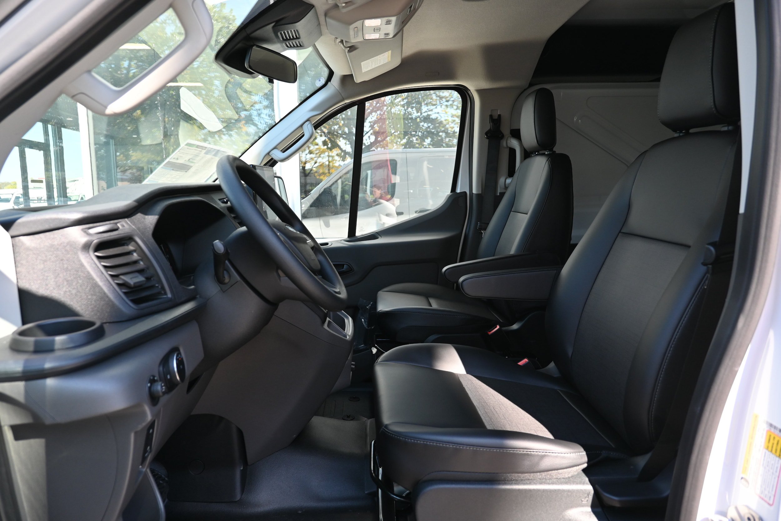 New 2026 Ford Transit 250 Low Roof w/ Exterior Upgrade Package RWD image 4