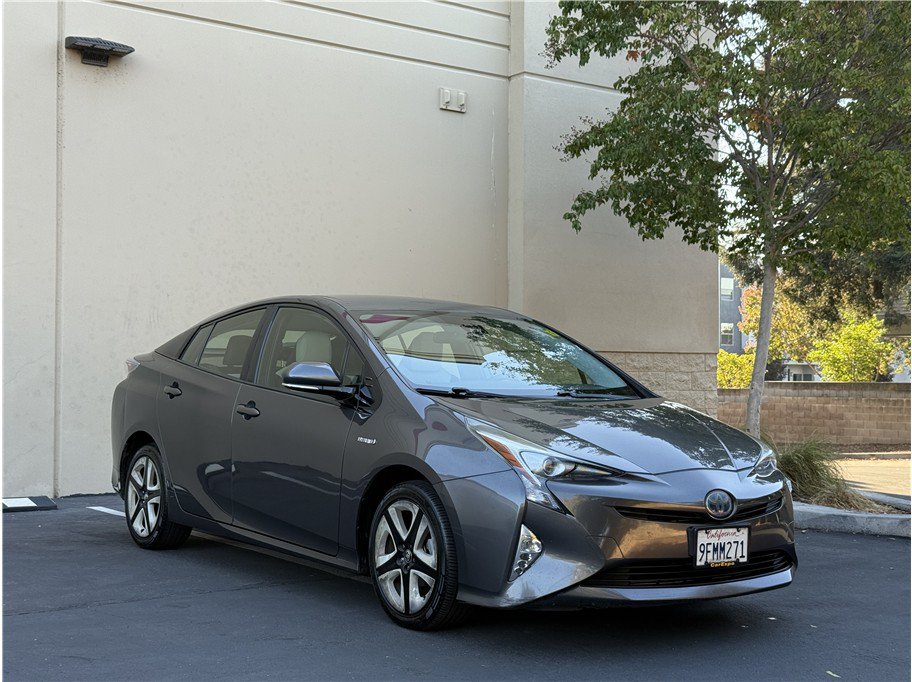 Used 2016 Toyota Prius Three Touring FWD image 3