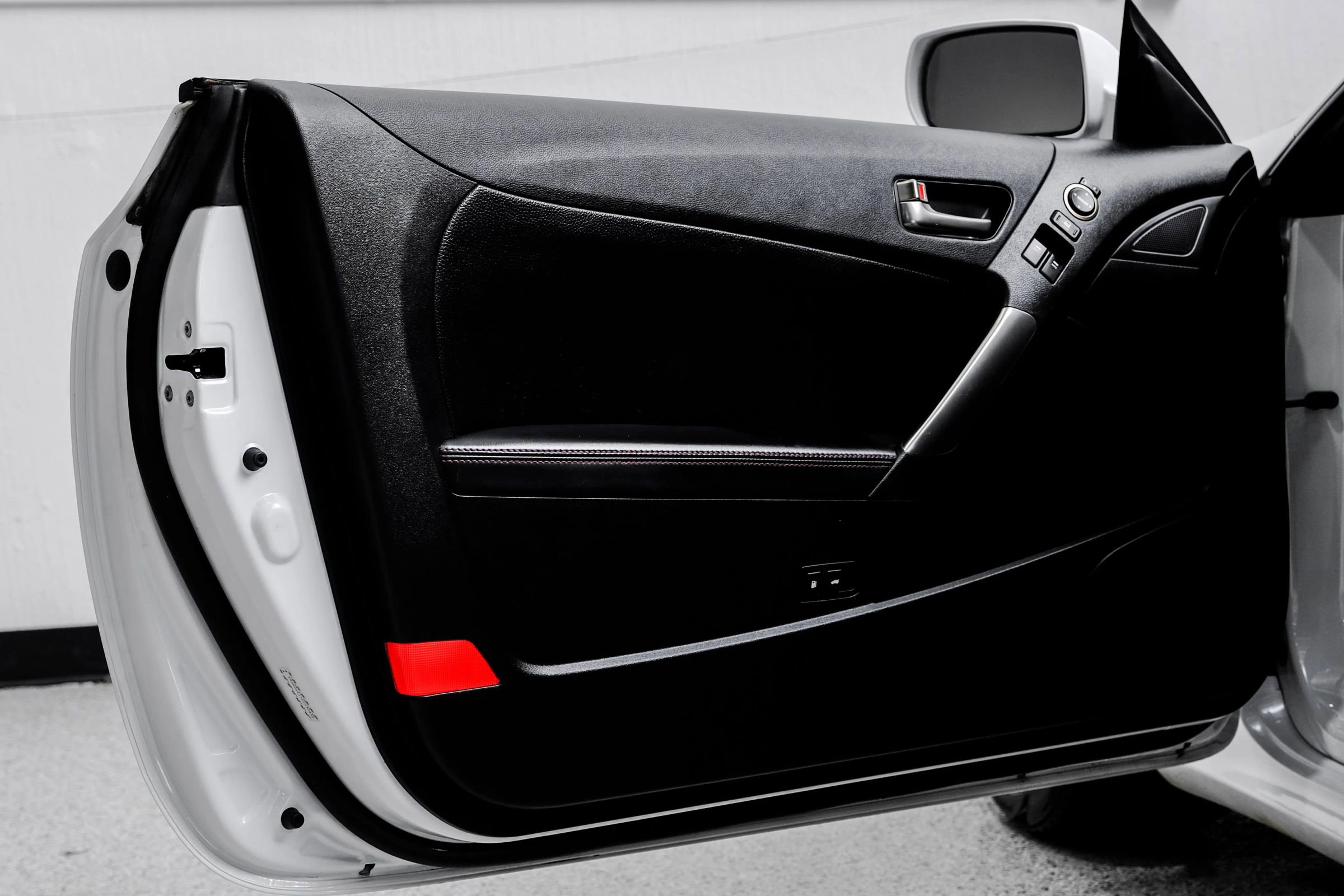 Used 2016 Hyundai Genesis Coupe 3.8 image 46