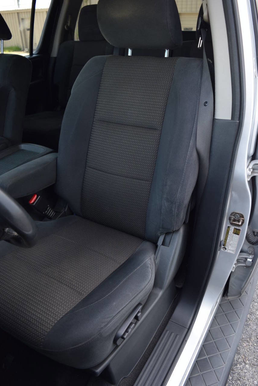 Used 2014 Nissan Armada SV image 25