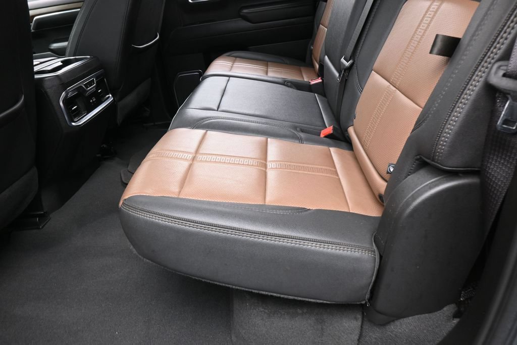 Used 2024 Chevrolet Silverado 1500 High Country w/ Technology Package AWD/4WD image 41