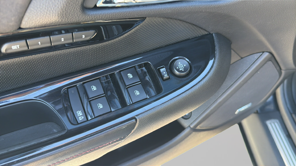 Used 2014 Chevrolet SS RWD image 10