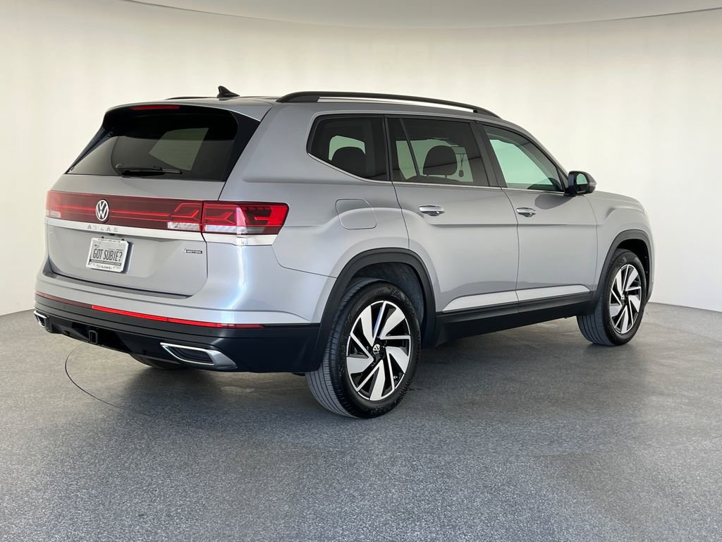 Used 2025 Volkswagen Atlas SE image 3