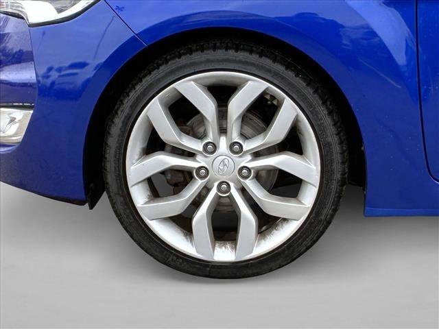 Used 2013 Hyundai Veloster w/ Style Pkg image 9