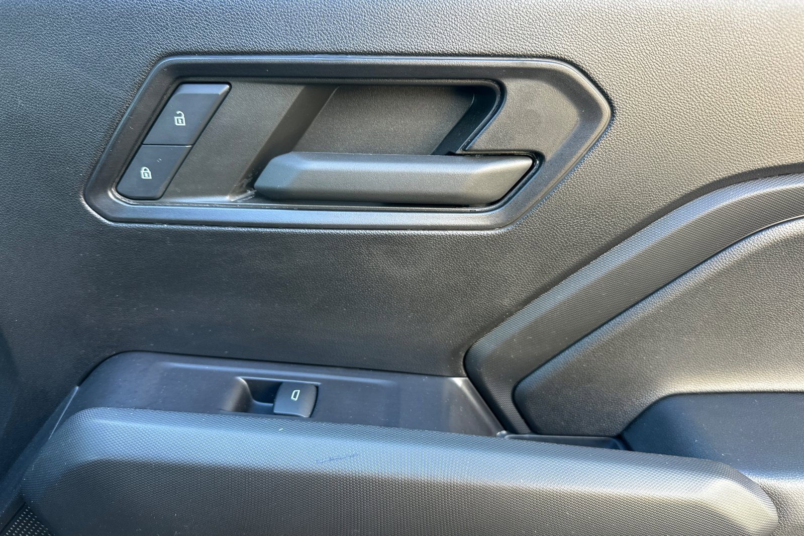 Used 2024 Chevrolet Colorado W/T image 18