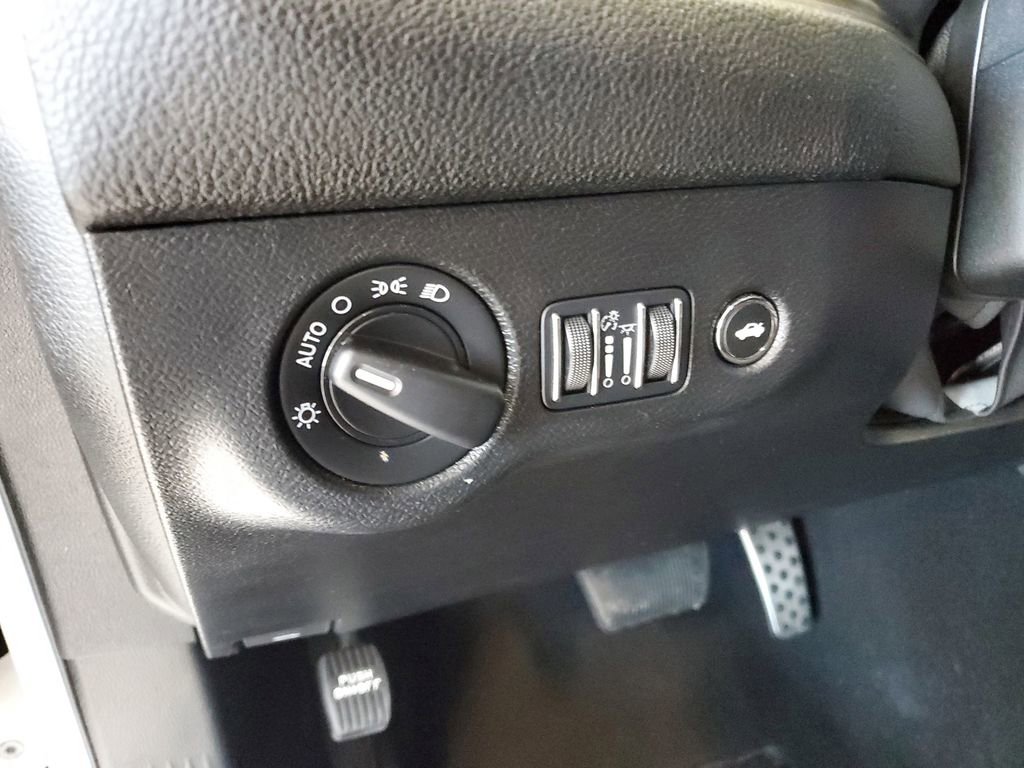 Used 2023 Dodge Challenger R/T image 10