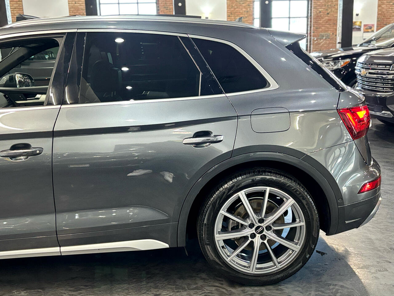 Used 2022 Audi Q5 e Prestige w/ Prestige Package image 19