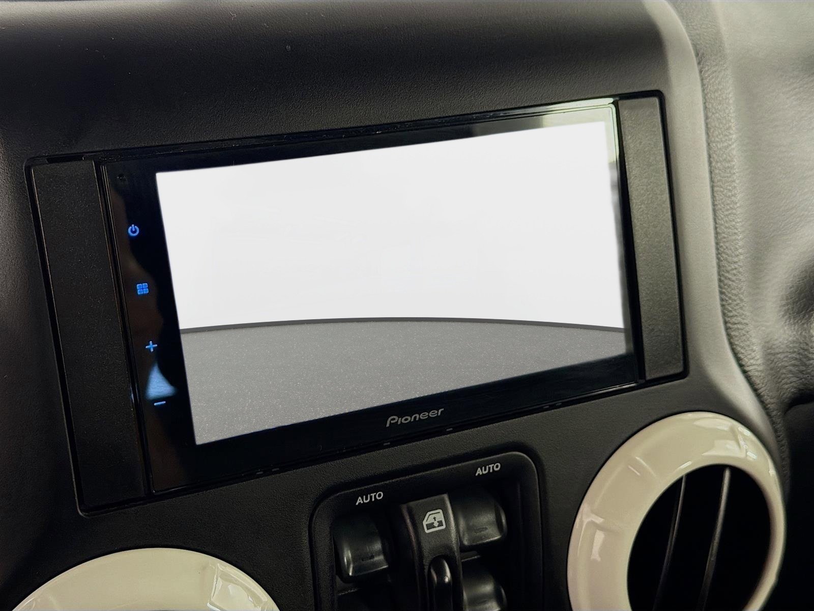 Used 2017 Jeep Wrangler Unlimited Sport w/ Quick Order Package 24S AWD/4WD image 15