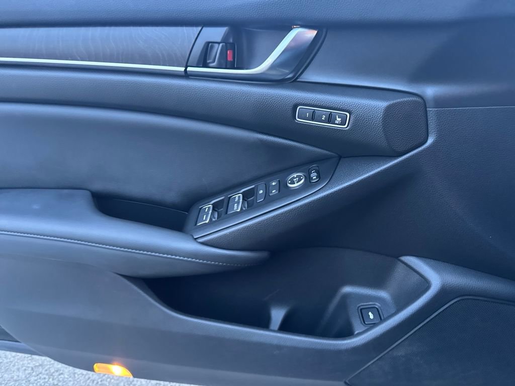 Used 2022 Honda Accord Touring image 18