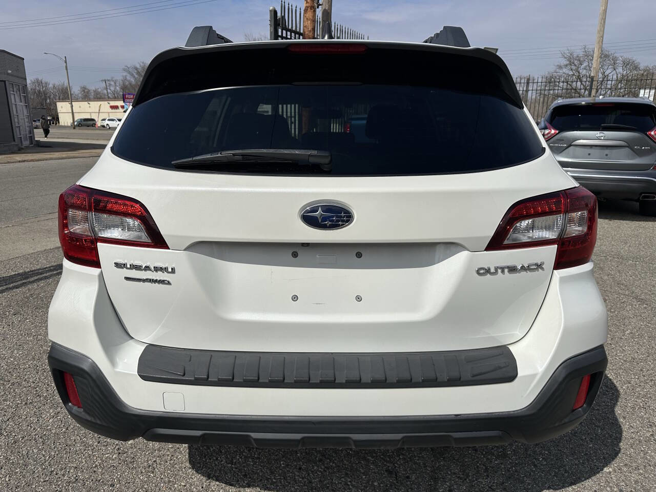 Used 2018 Subaru Outback 2.5i Premium AWD/4WD image 6