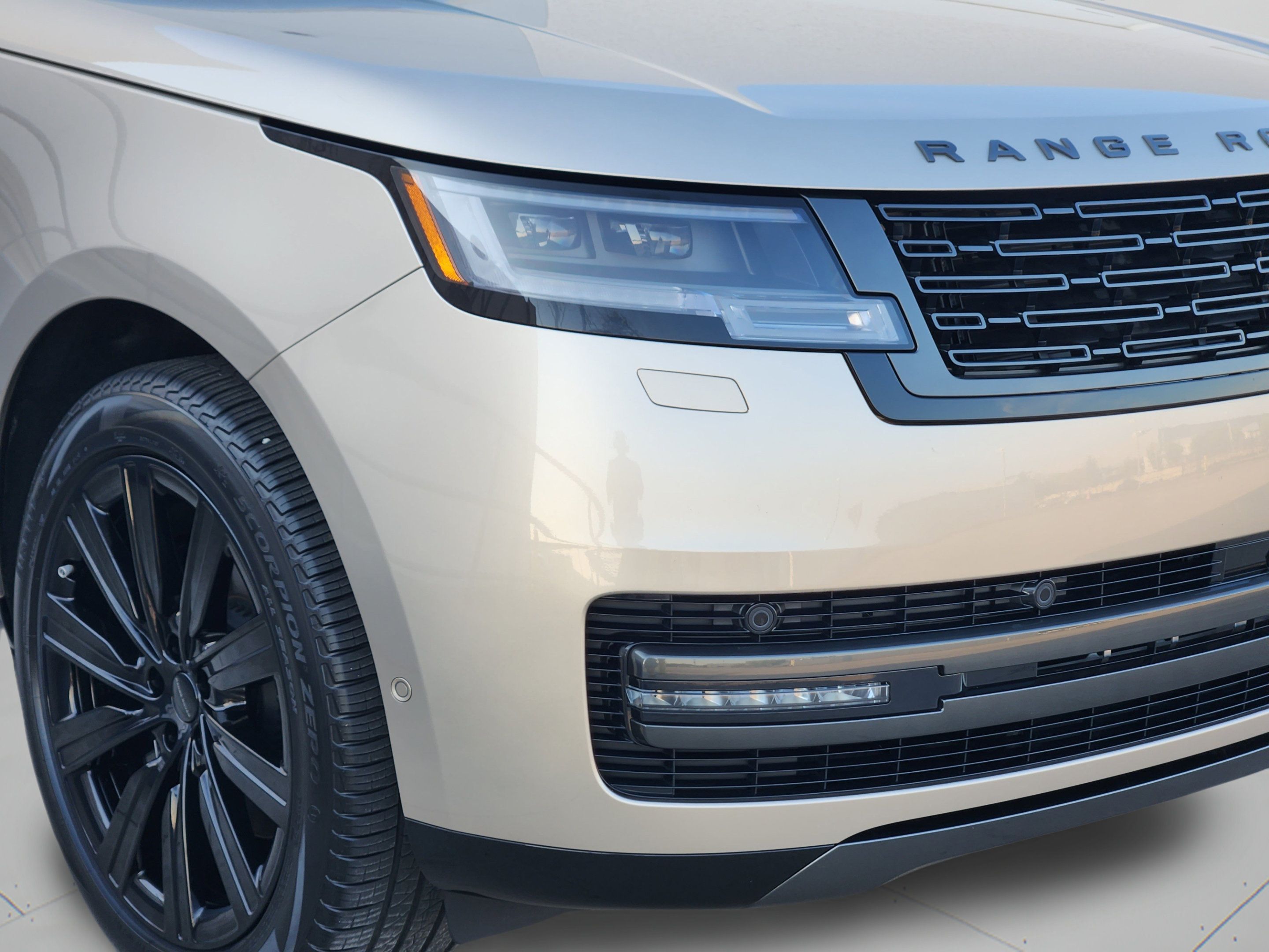 Certified 2026 Land Rover Range Rover SE AWD/4WD image 31