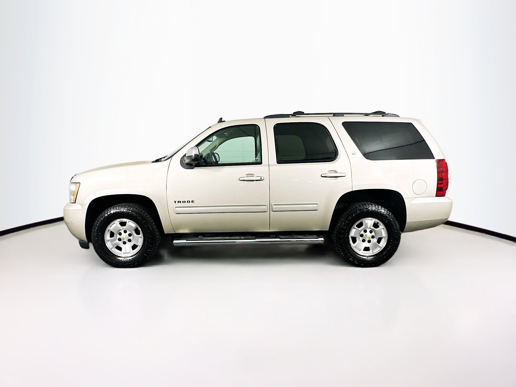 Used 2014 Chevrolet Tahoe LT w/ Luxury Package AWD/4WD image 4