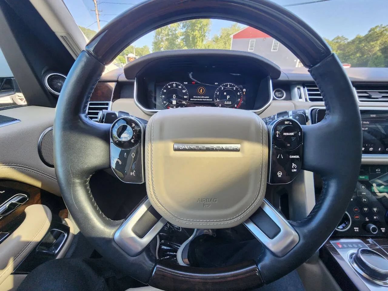 Used 2019 Land Rover Range Rover Supercharged AWD/4WD image 24