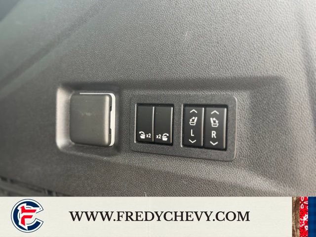 Used 2021 Chevrolet Tahoe Z71 w/ Z71 Signature Package AWD/4WD image 29