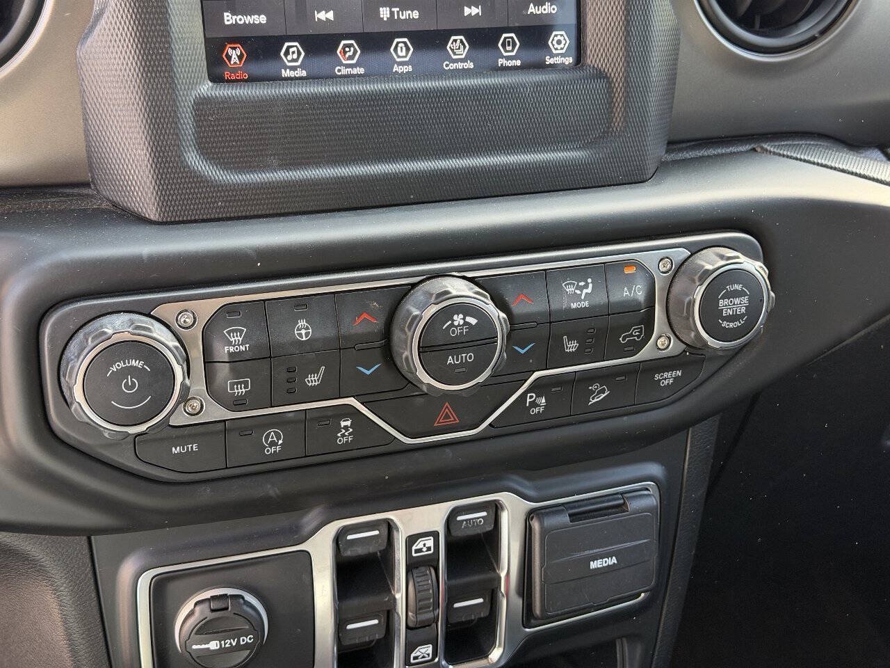 Used 2018 Jeep Wrangler Unlimited Sport S AWD/4WD image 18