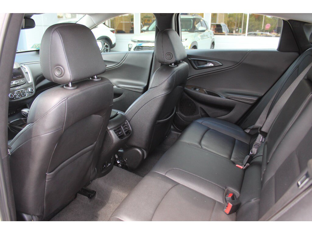 Used 2024 Chevrolet Malibu LT FWD image 14