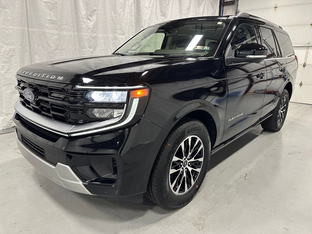 Used 2025 Ford Expedition Platinum AWD/4WD image 3