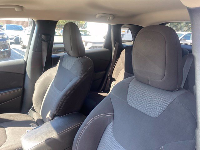 Used 2017 Jeep Cherokee Latitude w/ Comfort/Convenience Group FWD image 9