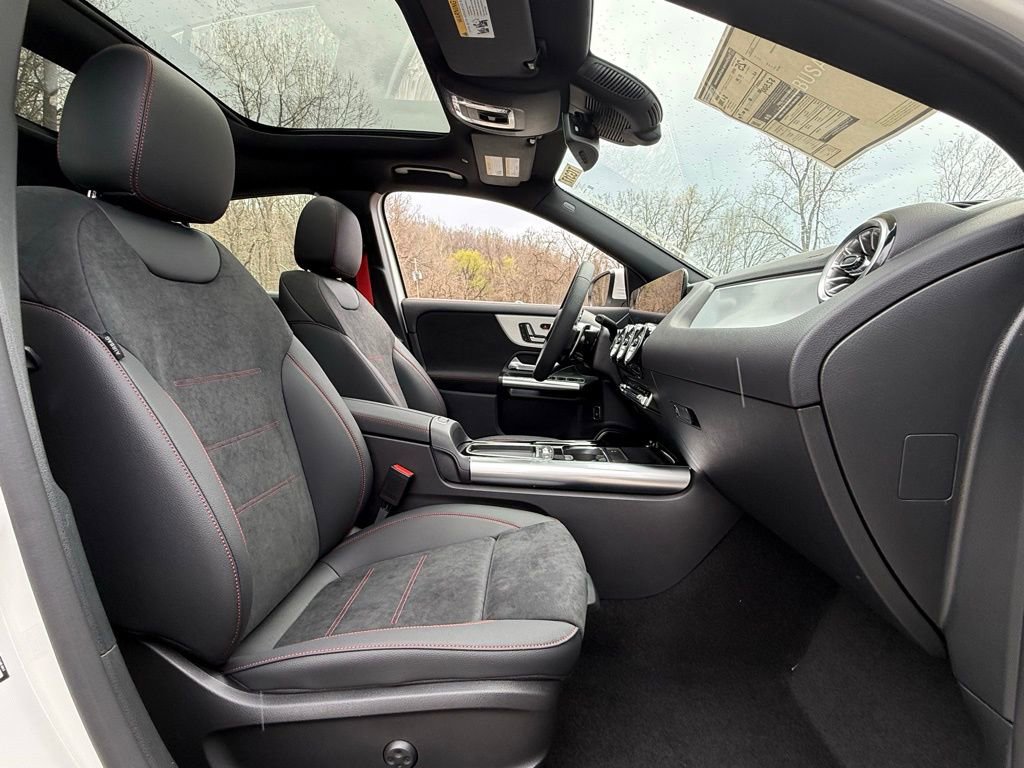 New 2026 Mercedes-Benz GLA 35 AMG 4MATIC image 32