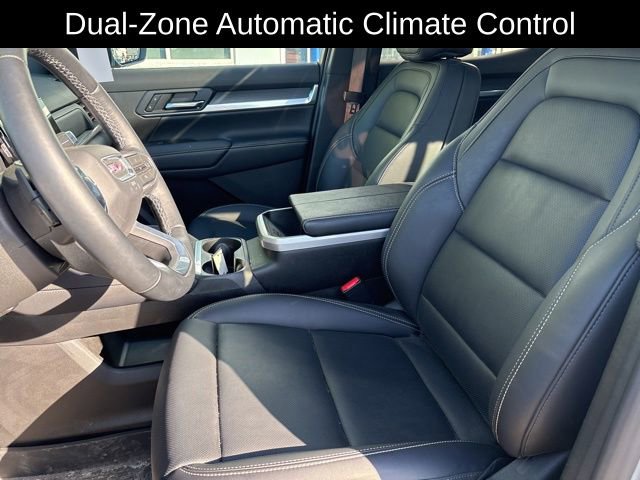 Certified 2025 GMC Terrain Elevation w/ Elevation Premium Package AWD/4WD image 11