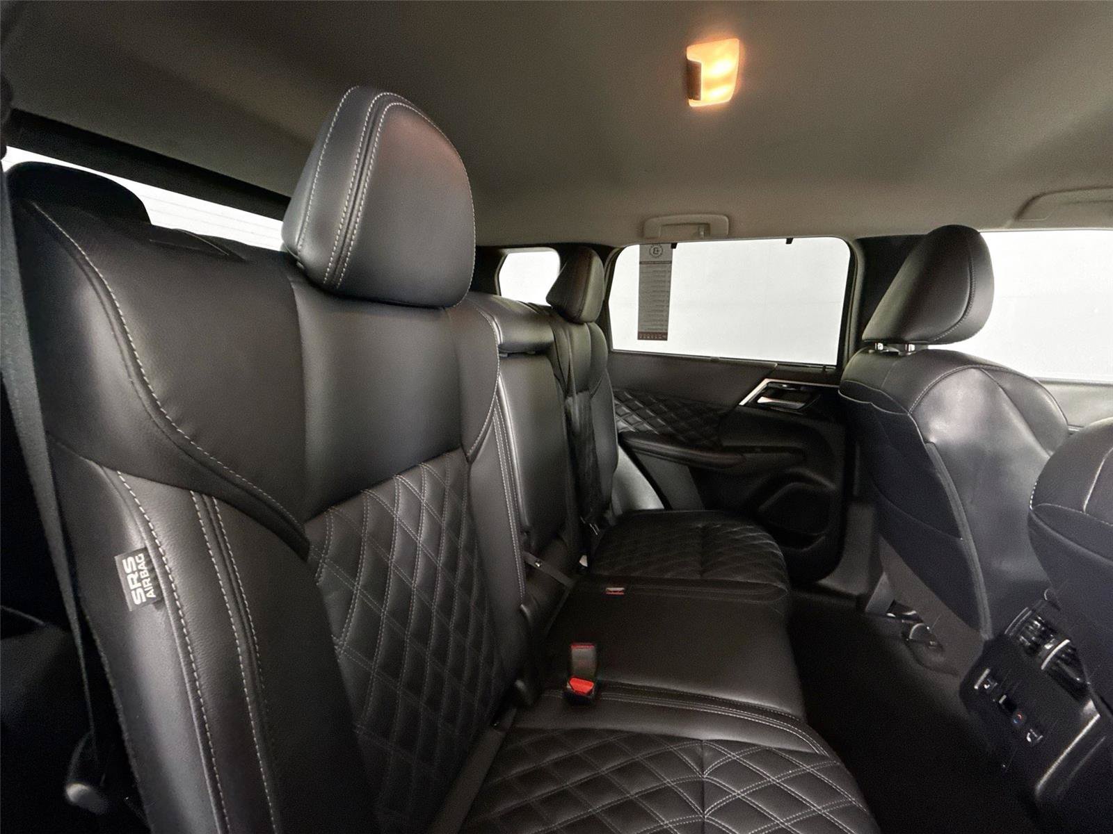 Used 2024 Mitsubishi Outlander SEL FWD image 41
