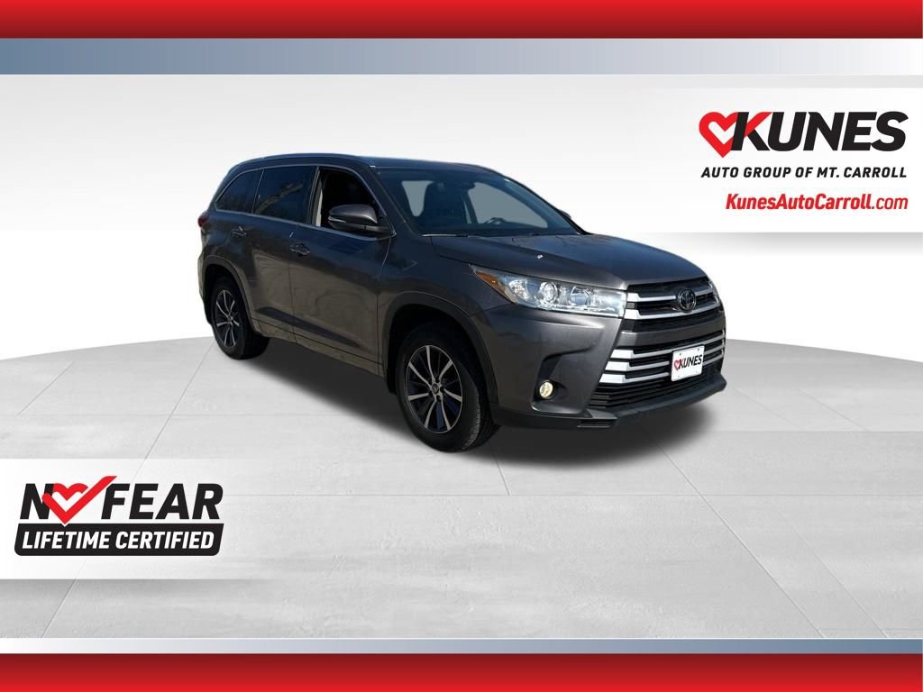 Used 2017 Toyota Highlander XLE image 1