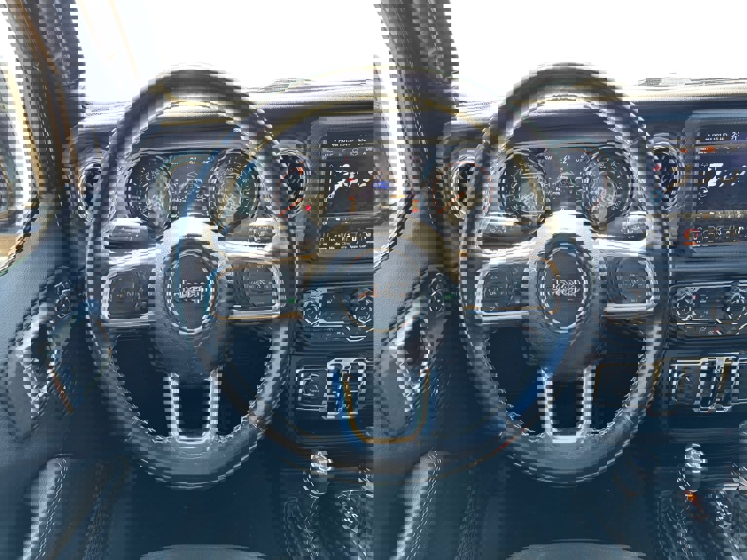 Used 2021 Jeep Gladiator Overland image 13