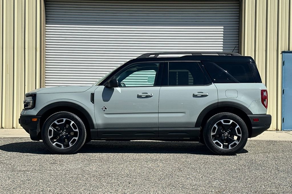 Used 2022 Ford Bronco Sport Outer Banks w/ Tech Package AWD/4WD image 3