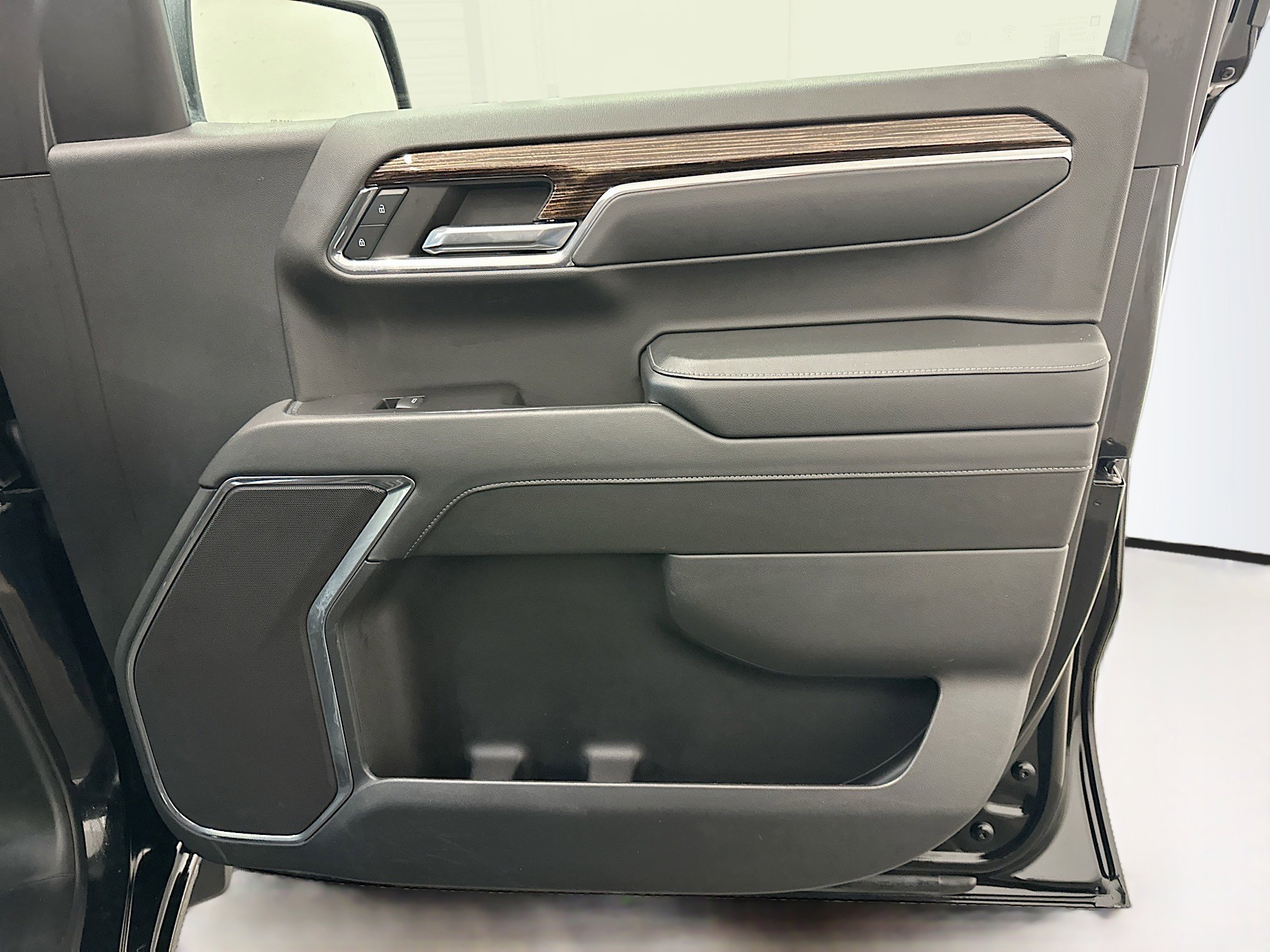 Used 2024 GMC Sierra 1500 Elevation image 33