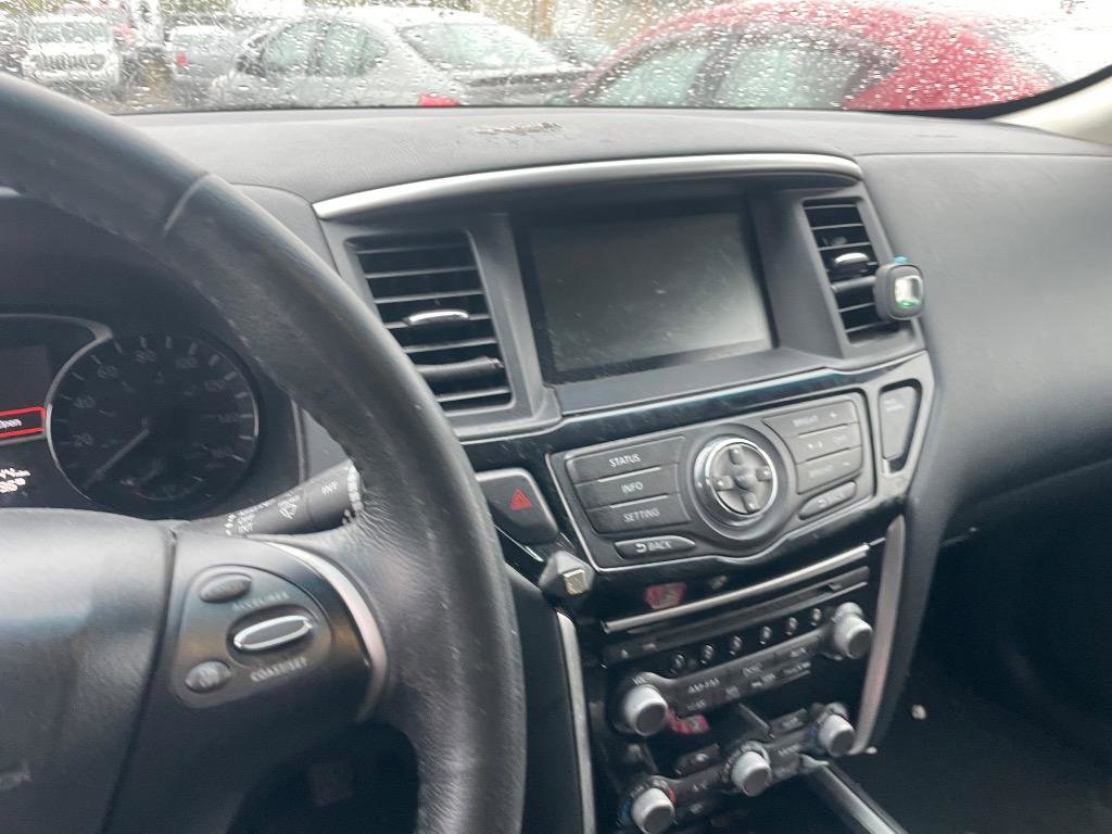 Used 2015 Nissan Pathfinder SV w/ Cargo Package image 15