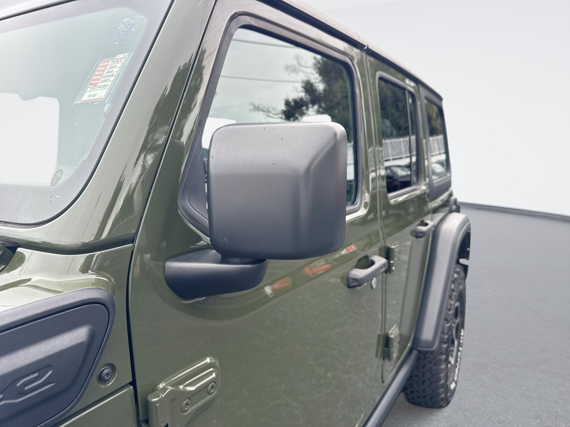 Used 2024 Jeep Wrangler Unlimited Rubicon 4xe AWD/4WD image 12