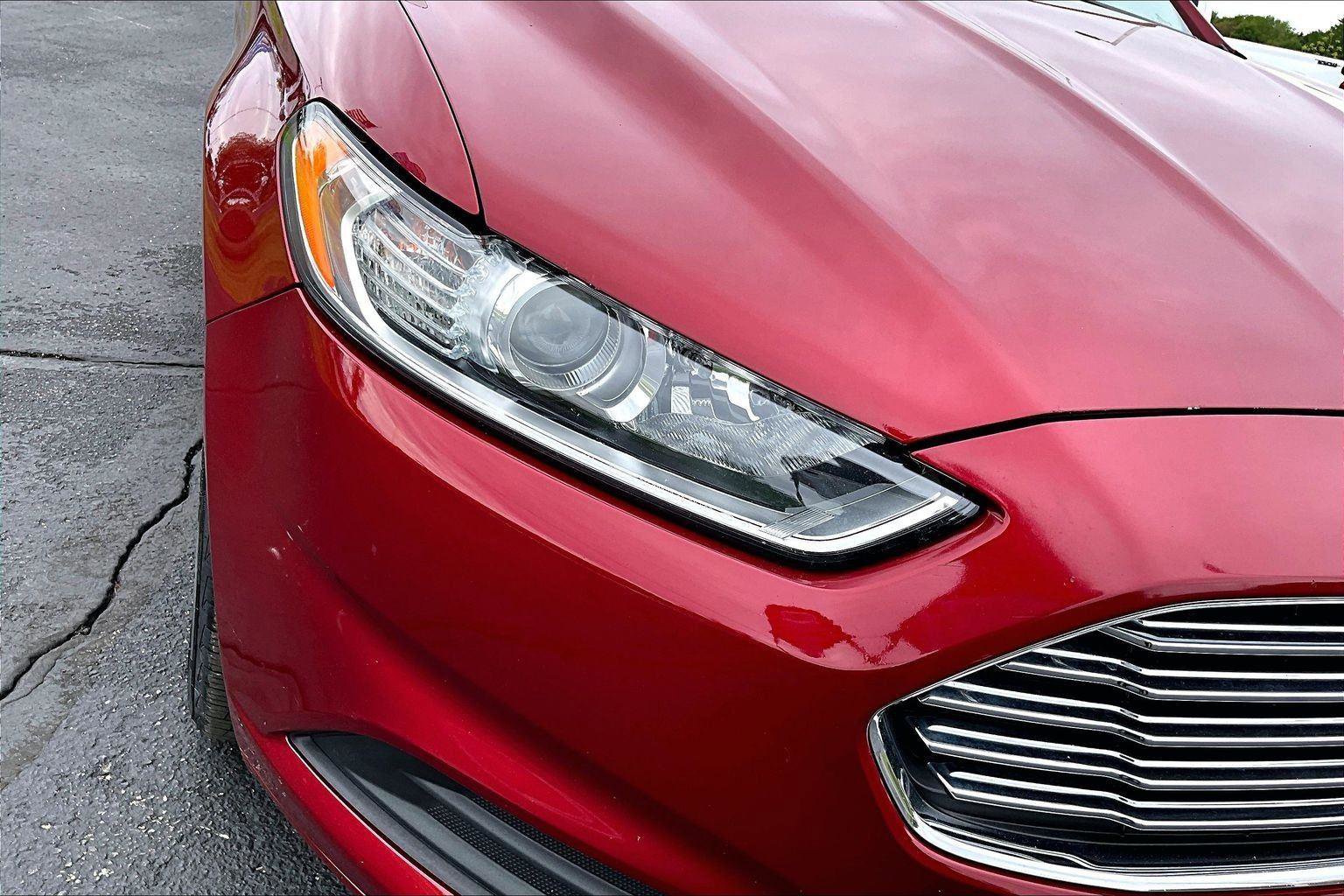 Used 2016 Ford Fusion SE FWD image 30