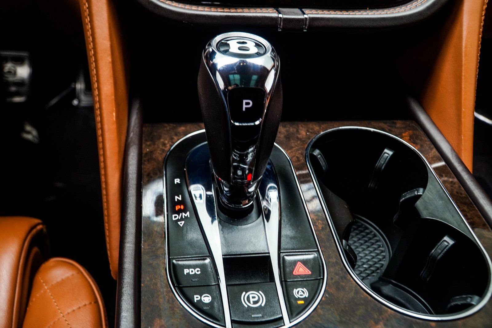 Used 2017 Bentley Bentayga image 26