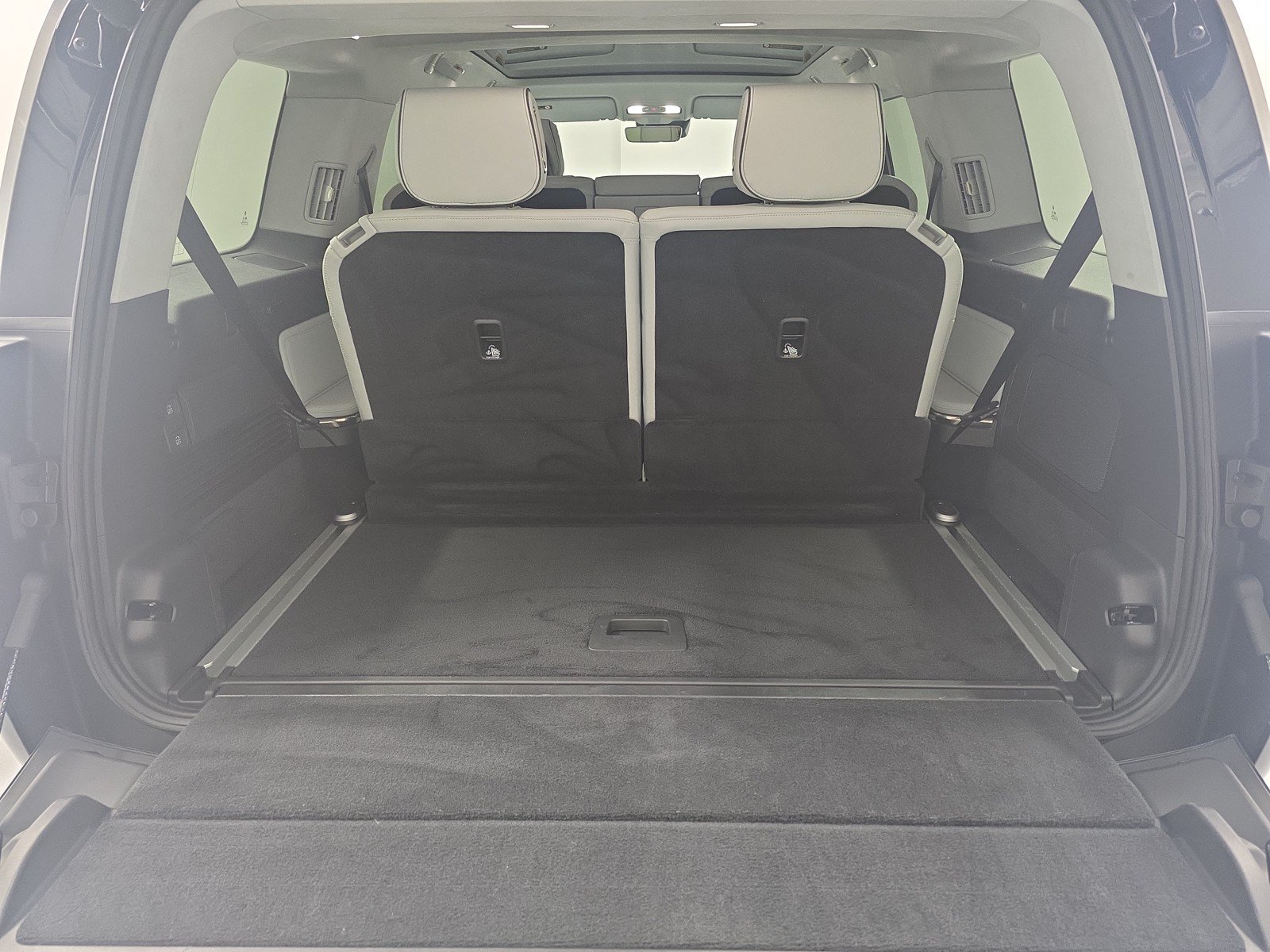 Used 2024 Rivian R1S Adventure AWD/4WD image 15