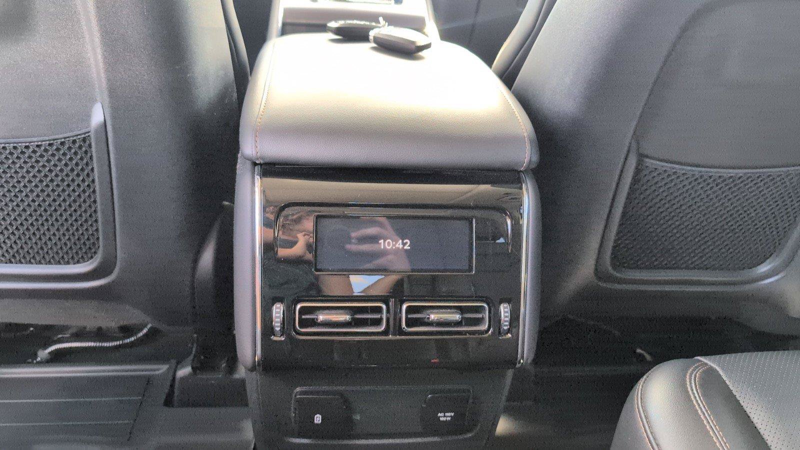 Used 2025 Lincoln Aviator AWD image 34