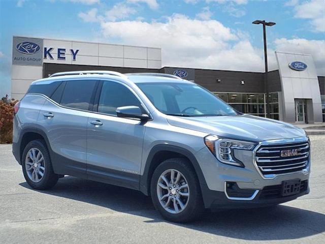 Used 2024 GMC Terrain SLT image 1