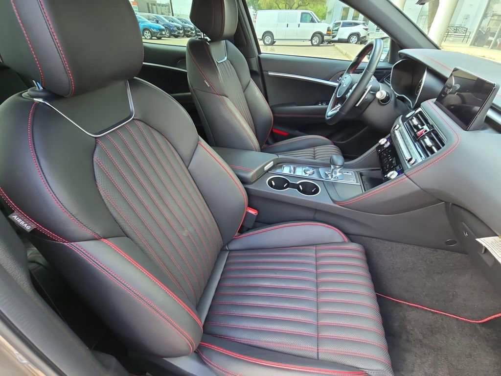 Used 2025 Genesis G70 3.3T Advanced image 10