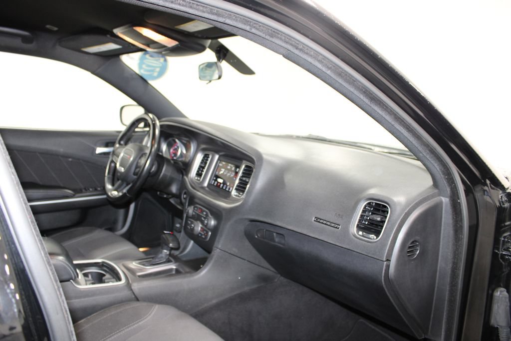 Used 2022 Dodge Charger SXT RWD image 25