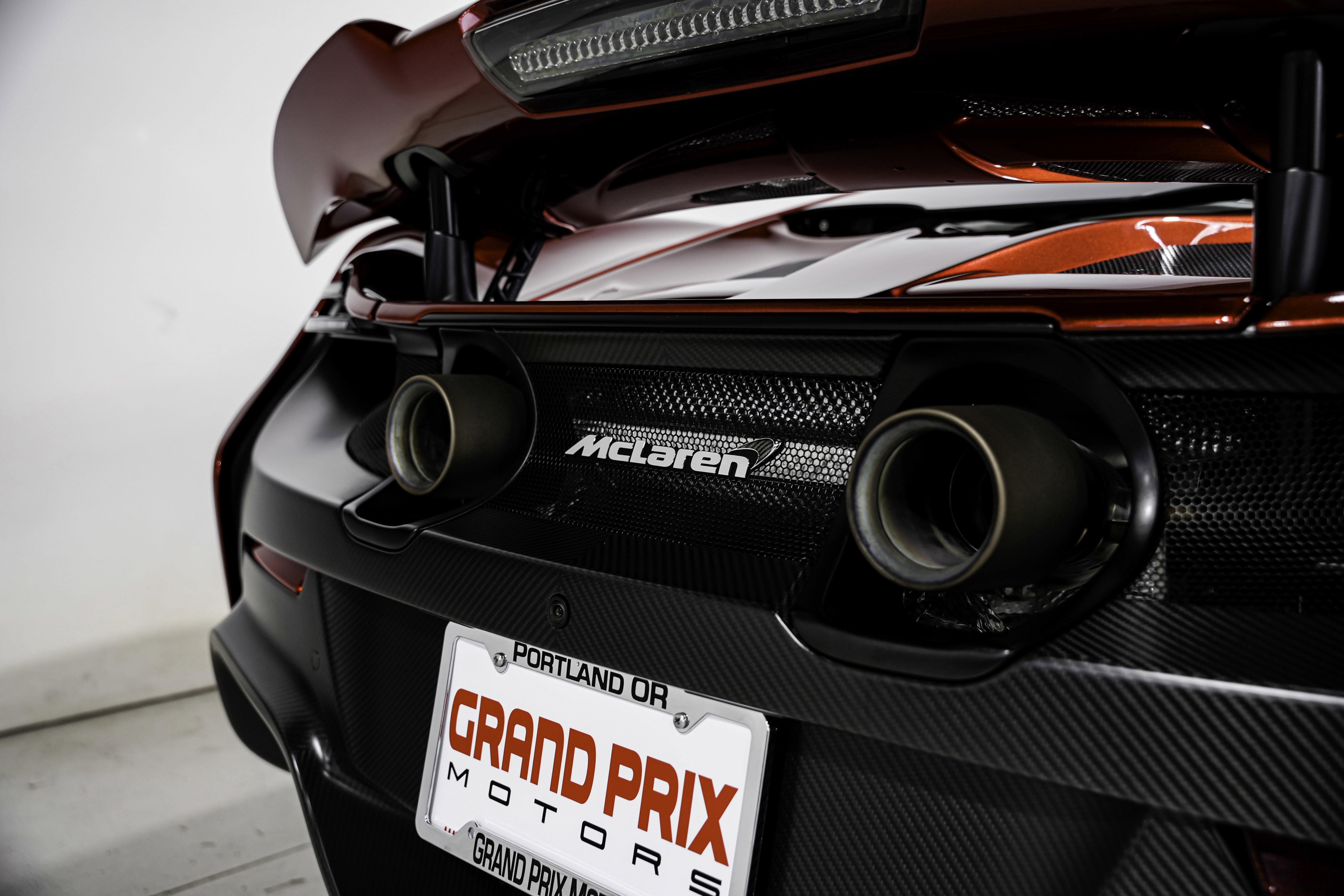 Used 2016 McLaren 675LT Coupe image 32