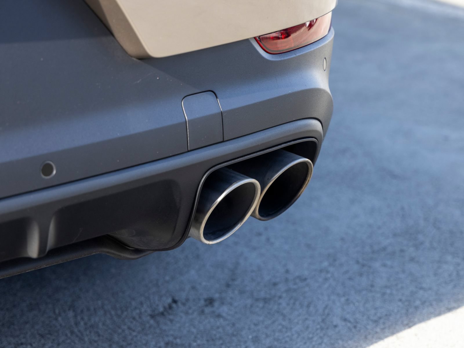 Certified 2025 Porsche Cayenne S AWD/4WD image 25