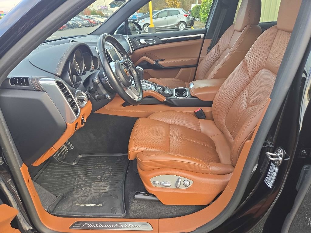 Used 2017 Porsche Cayenne Platinum Edition image 15