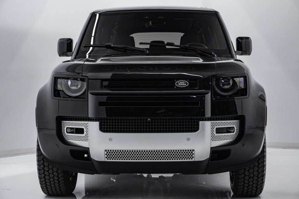 Used 2025 Land Rover Defender 110 S image 6