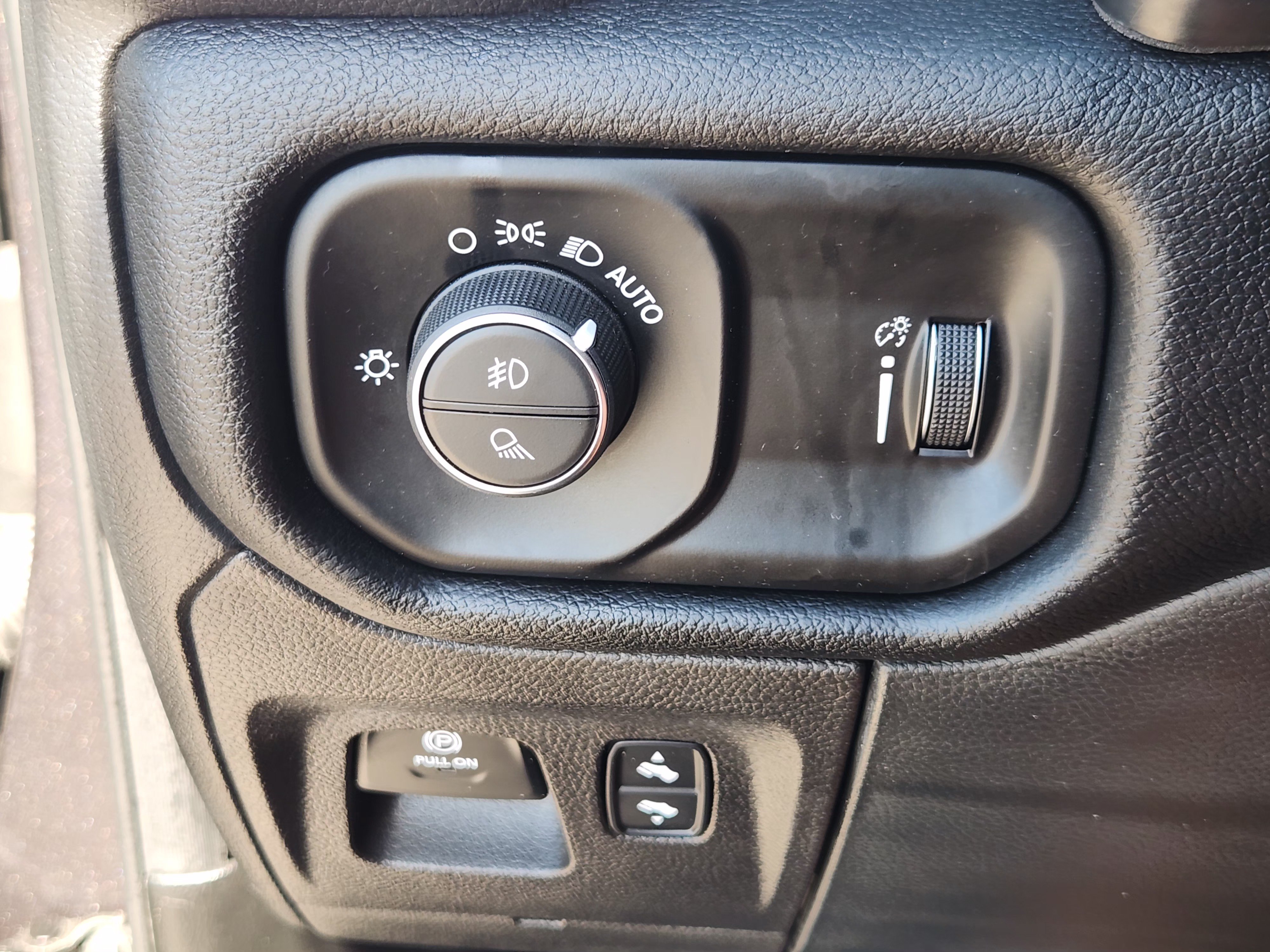 Used 2021 RAM 1500 Big Horn AWD/4WD image 23