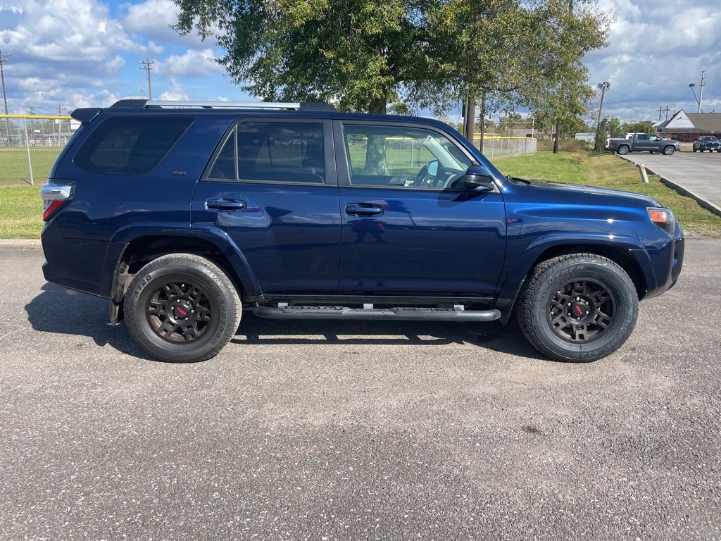 Used 2022 Toyota 4Runner SR5 image 8