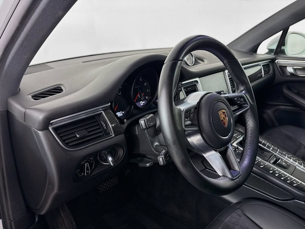 Certified 2018 Porsche Macan Sport Edition AWD/4WD image 4
