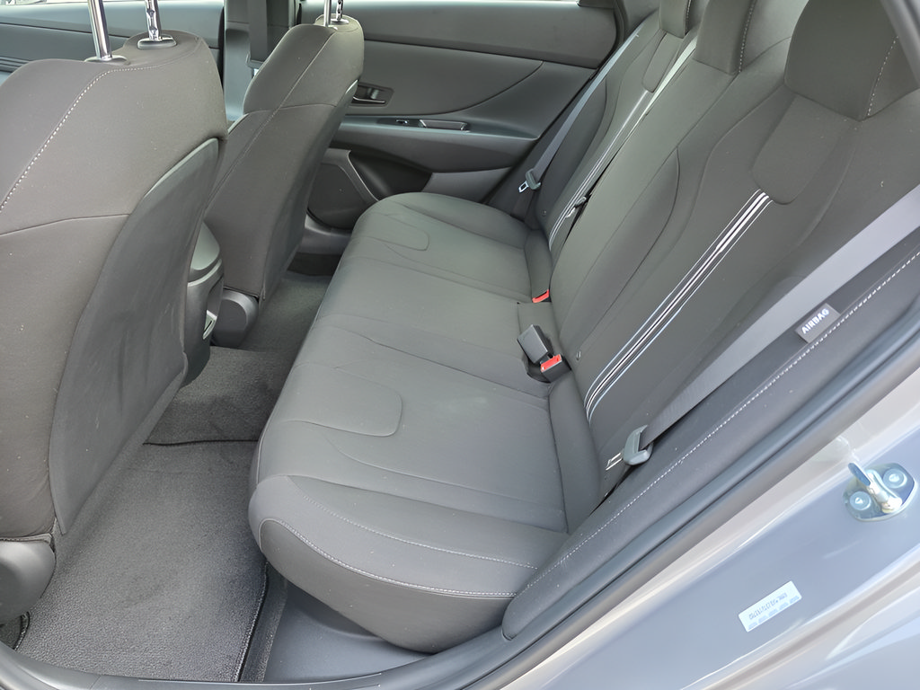New 2026 Hyundai Elantra SEL FWD image 11