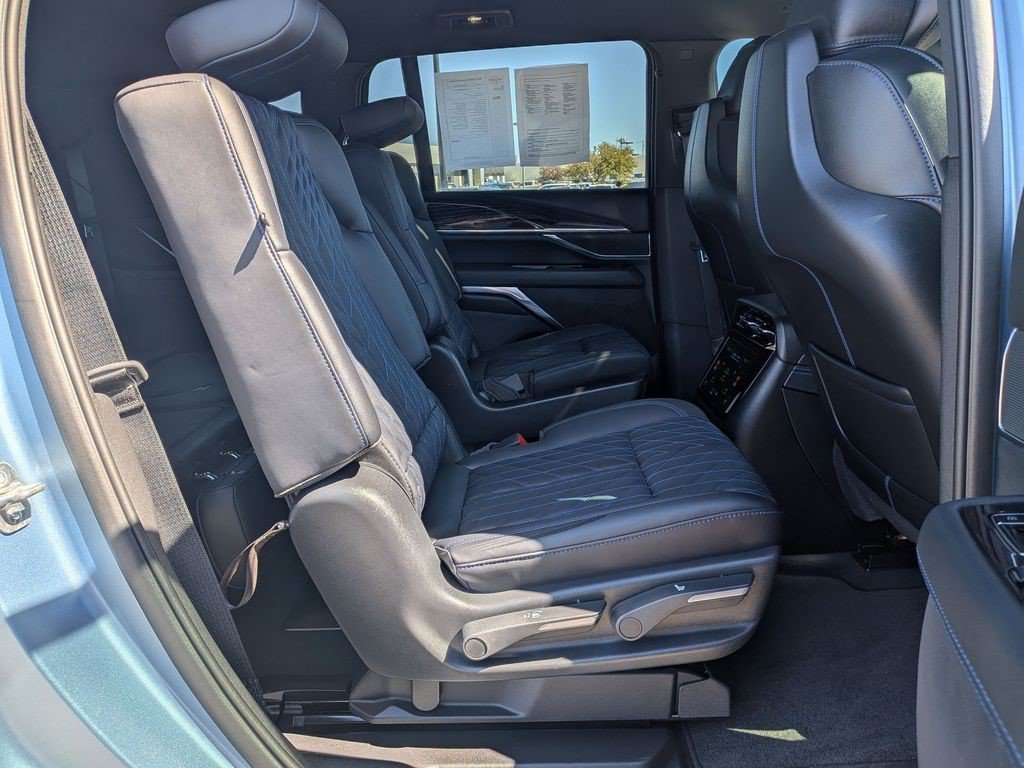 Certified 2025 Cadillac Escalade IQ Sport 1 AWD/4WD image 19