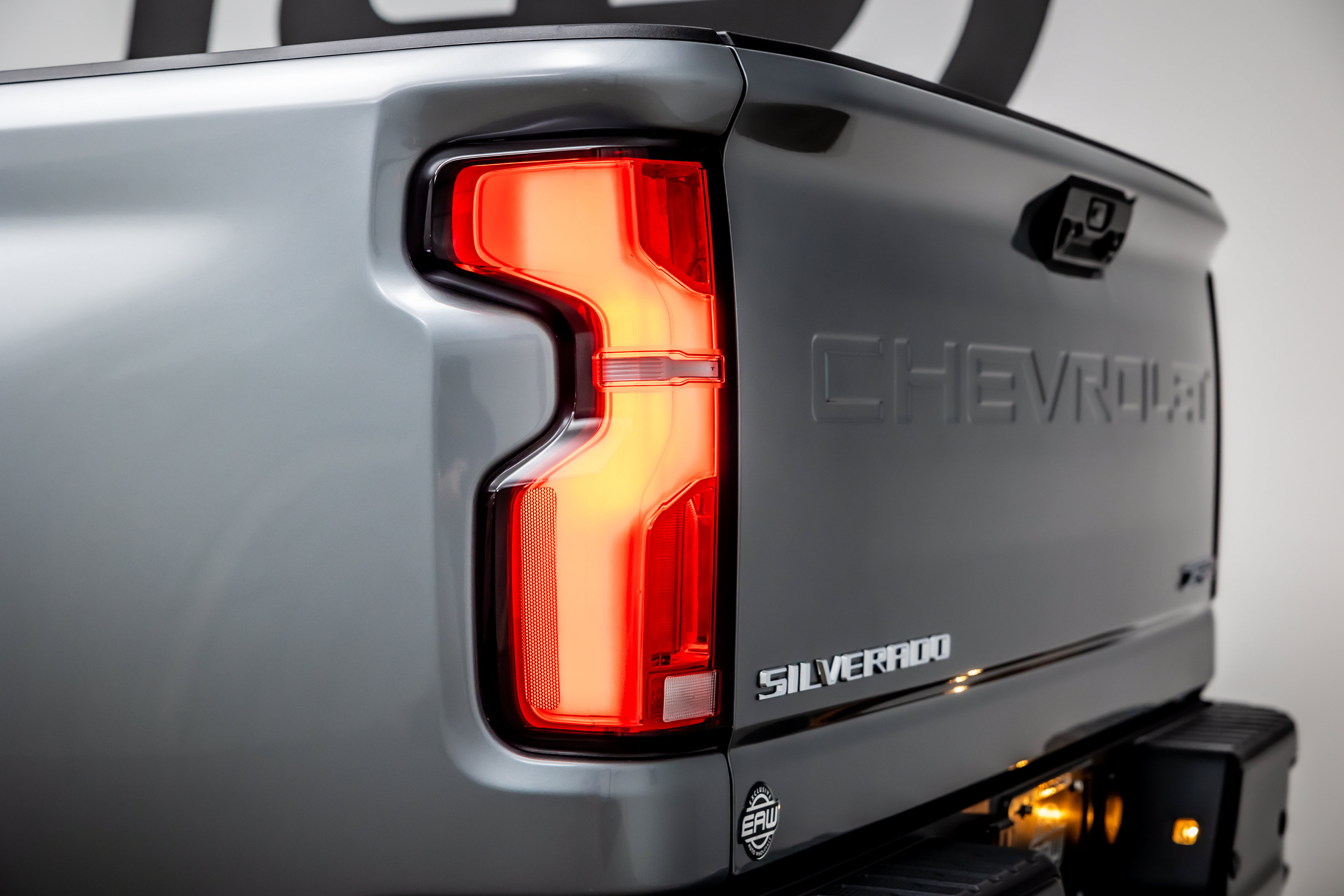 Used 2025 Chevrolet Silverado 2500 ZR2 w/ Technology Package AWD/4WD image 13