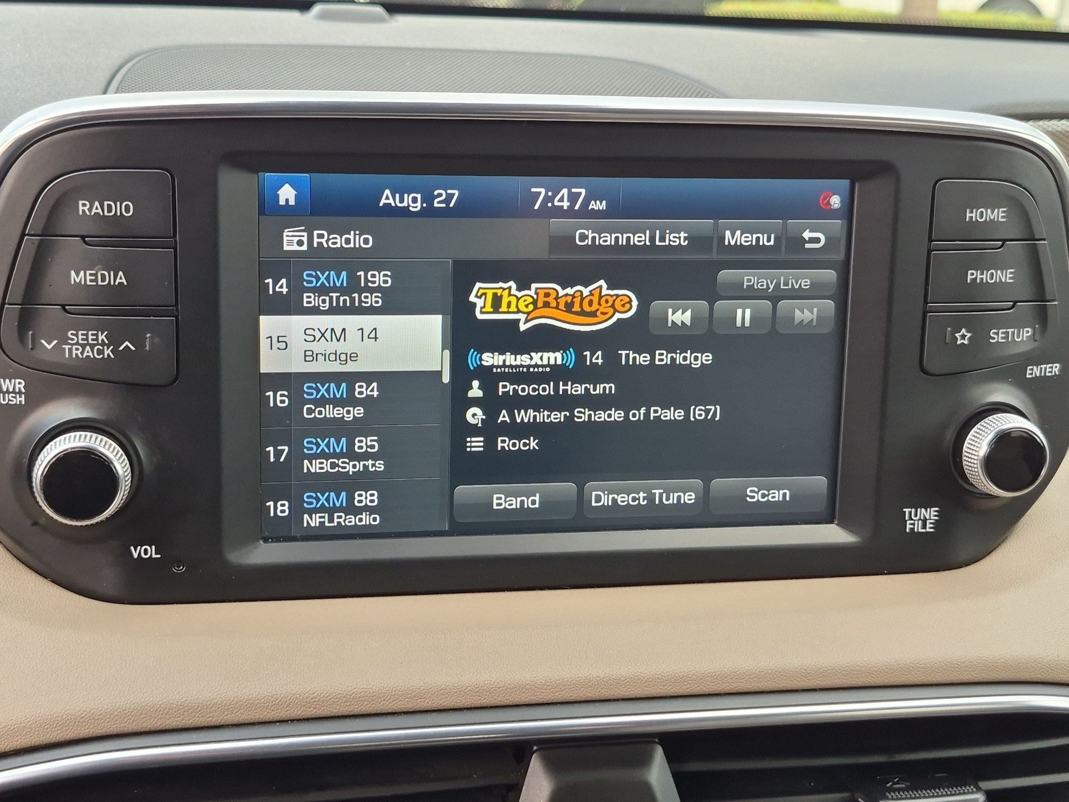 Used 2020 Hyundai Santa Fe SEL FWD image 23