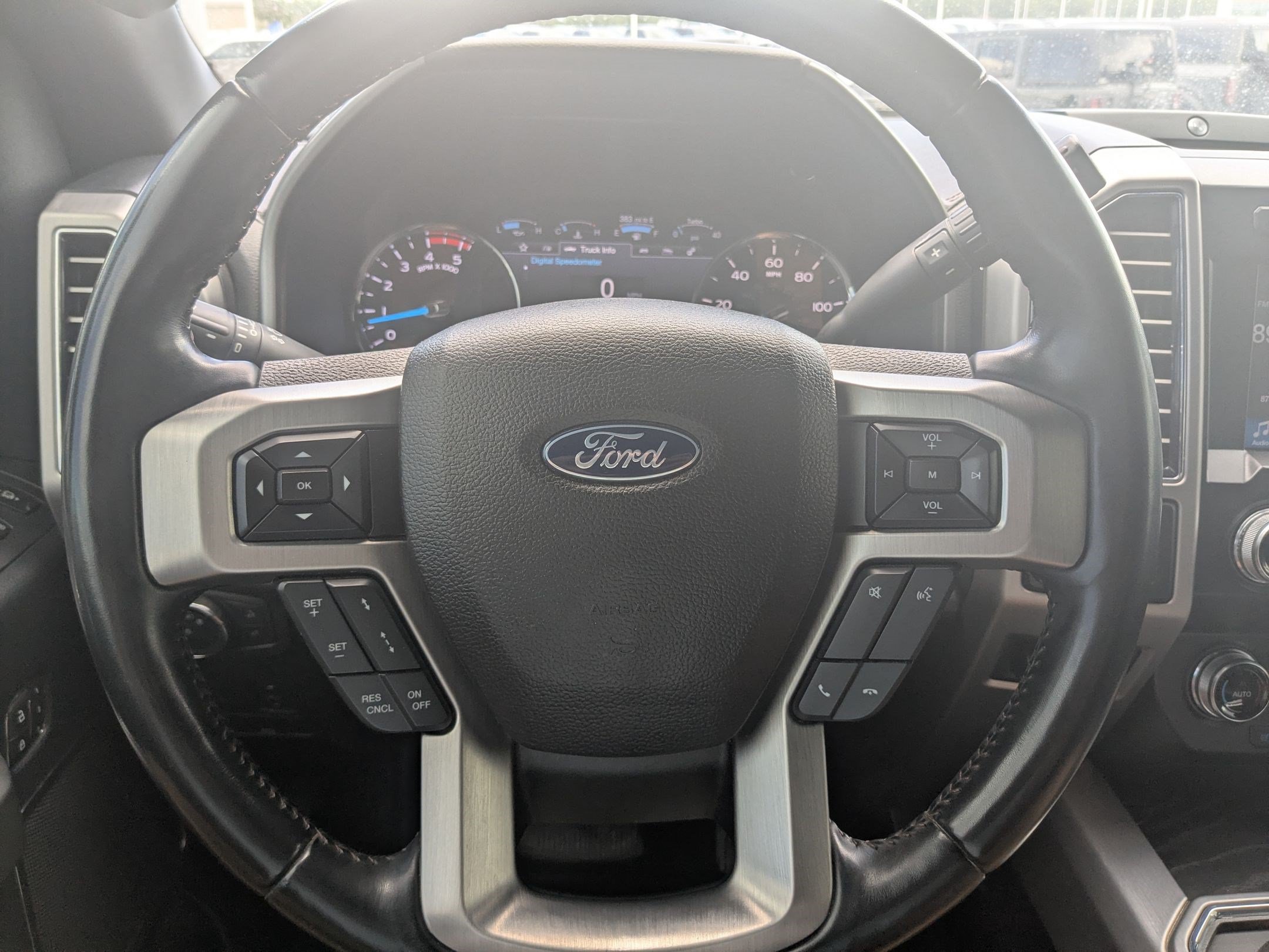 Used 2019 Ford F350 Platinum w/ Platinum Ultimate Package AWD/4WD image 18